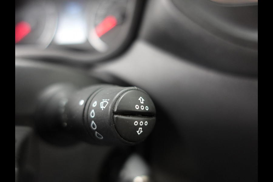 Renault Master T33 2.3 dCi 135PK L2H2 Work Edition Airco Cruise Control Camera Navi PDCA Trekhaak