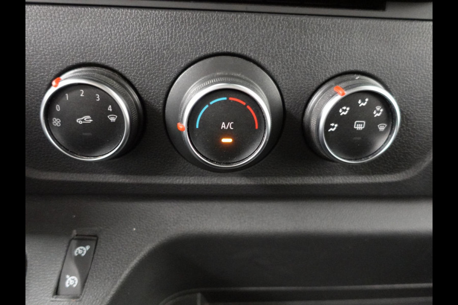 Renault Master T33 2.3 dCi 135PK L2H2 Work Edition Airco Cruise Control Camera Navi PDCA Trekhaak