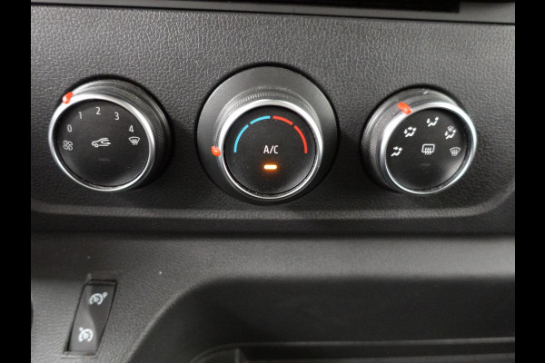 Renault Master T33 2.3 dCi 135PK L2H2 Work Edition Airco Cruise Control Camera Navi PDCA Trekhaak