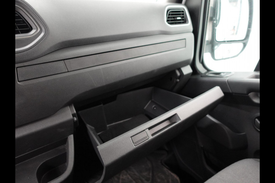 Renault Master T33 2.3 dCi 135PK L2H2 Work Edition Airco Cruise Control Camera Navi PDCA Trekhaak