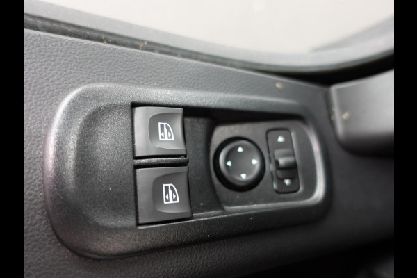 Renault Master T33 2.3 dCi 135PK L2H2 Work Edition Airco Cruise Control Camera Navi PDCA Trekhaak
