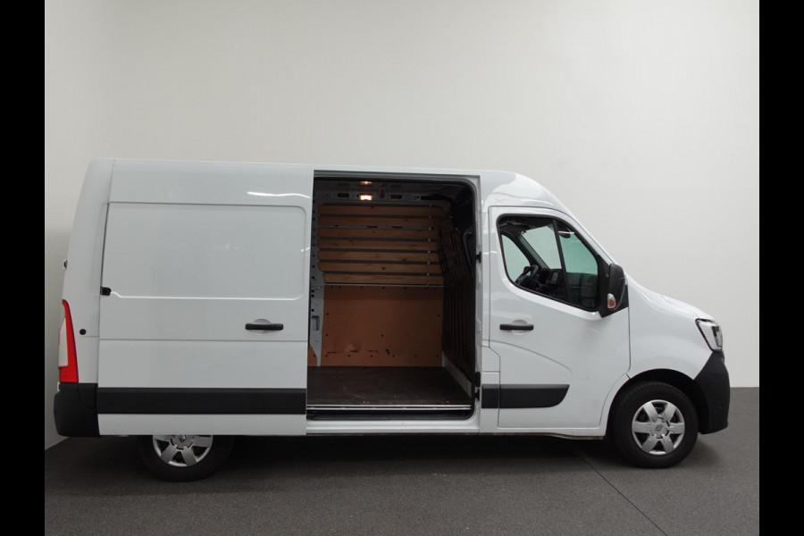 Renault Master T33 2.3 dCi 135PK L2H2 Work Edition Airco Cruise Control Camera Navi PDCA Trekhaak