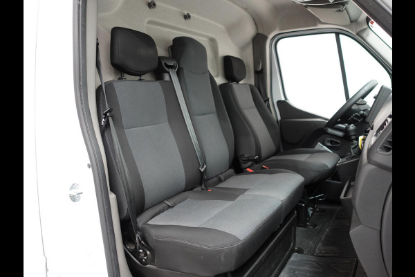 Renault Master T33 2.3 dCi 135PK L2H2 Work Edition Airco Cruise Control Camera Navi PDCA Trekhaak