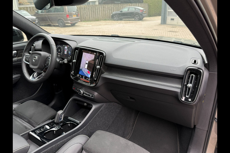 Volvo XC40 1.5 T5 Recharge R-Design NL-auto | Schuif- Kanteldak | H&K | Trekhaak | Stoelverwarming | Memory | Adaptive Cruise