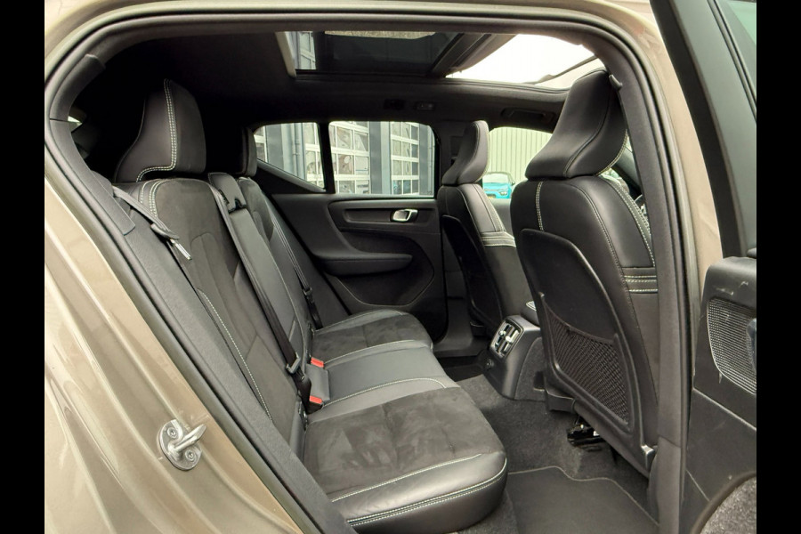 Volvo XC40 1.5 T5 Recharge R-Design NL-auto | Schuif- Kanteldak | H&K | Trekhaak | Stoelverwarming | Memory | Adaptive Cruise