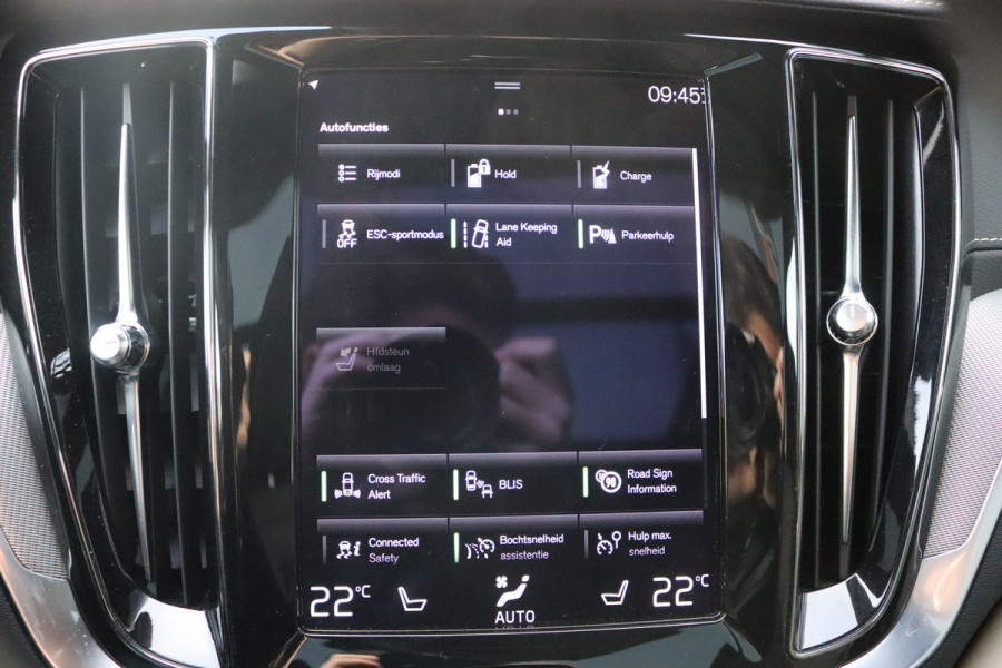 Volvo V60 2.0 T6 Recharge 340PK AWD R-Design Elektr.-trekhaak/Pano-dak/Winter-pack/Memory-stoel/Camera