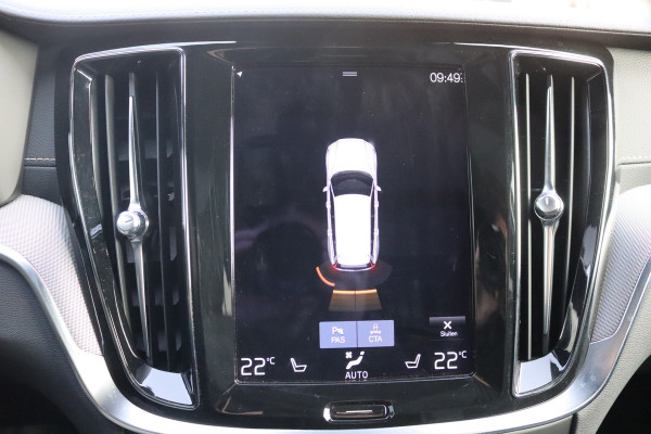 Volvo V60 2.0 T6 Recharge 340PK AWD R-Design Elektr.-trekhaak/Pano-dak/Winter-pack/Memory-stoel/Camera