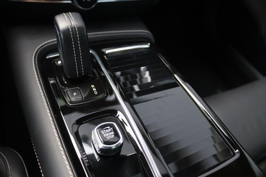 Volvo V60 2.0 T6 Recharge 340PK AWD R-Design Elektr.-trekhaak/Pano-dak/Winter-pack/Memory-stoel/Camera