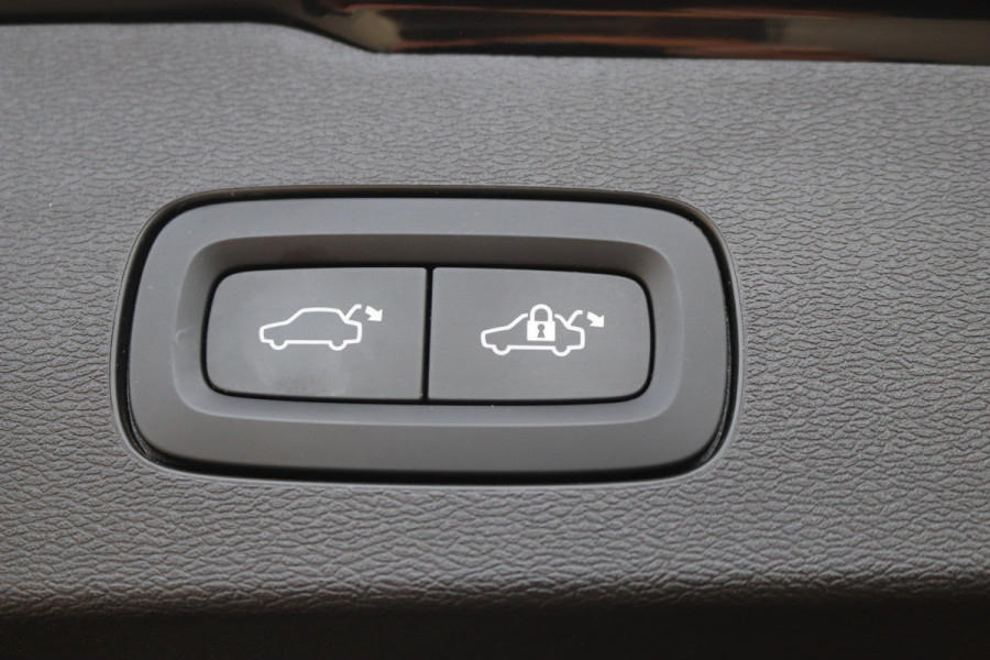 Volvo V60 2.0 T6 Recharge 340PK AWD R-Design Elektr.-trekhaak/Pano-dak/Winter-pack/Memory-stoel/Camera