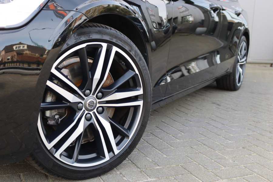 Volvo V60 2.0 T6 Recharge 340PK AWD R-Design Elektr.-trekhaak/Pano-dak/Winter-pack/Memory-stoel/Camera