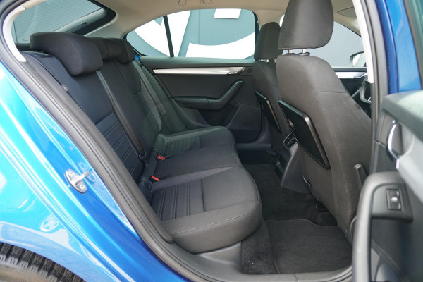 Škoda Octavia 1.5 TSI Greentech Ambition Business Automaat + TREKHAAK / KEYLESS / VOORRUITVERWARMING