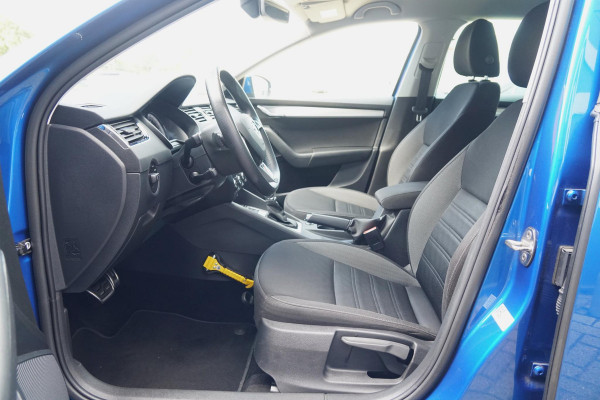 Škoda Octavia 1.5 TSI Greentech Ambition Business Automaat + TREKHAAK / KEYLESS / VOORRUITVERWARMING