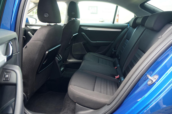 Škoda Octavia 1.5 TSI Greentech Ambition Business Automaat + TREKHAAK / KEYLESS / VOORRUITVERWARMING