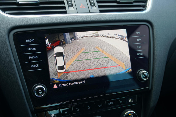 Škoda Octavia 1.5 TSI Greentech Ambition Business Automaat + TREKHAAK / KEYLESS / VOORRUITVERWARMING