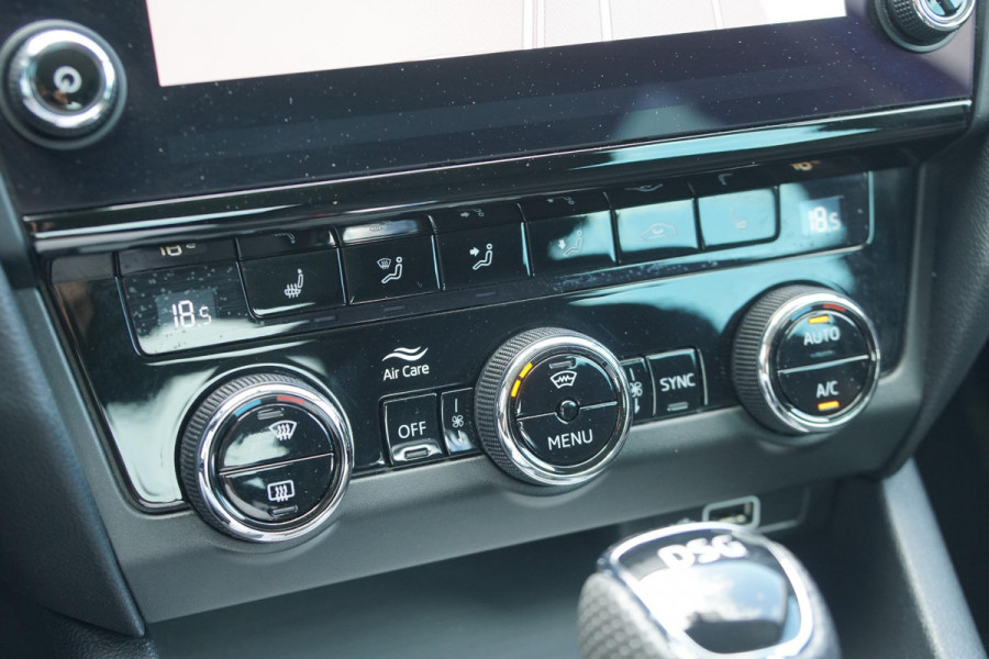 Škoda Octavia 1.5 TSI Greentech Ambition Business Automaat + TREKHAAK / KEYLESS / VOORRUITVERWARMING