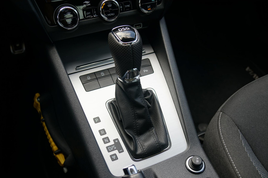 Škoda Octavia 1.5 TSI Greentech Ambition Business Automaat + TREKHAAK / KEYLESS / VOORRUITVERWARMING
