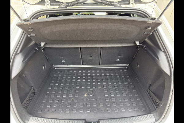 Mercedes-Benz A-Klasse 220 Launch Edition Premium Plus l Aero Pack l Pano l Climate l ACC l IZGST l