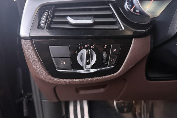 BMW 6 Serie Gran Turismo 630i High Executive (PANORAMADAK, H&K AUDIO, STOELVERWARMING/VERKOELING, STUURVERWARMING, CAMERA)