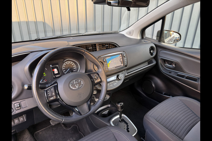 Toyota Yaris 1.5 Hybrid Team D | Stoelverw. | Trekhaak afn. | Lane Assist Prijs Rijklaar!!