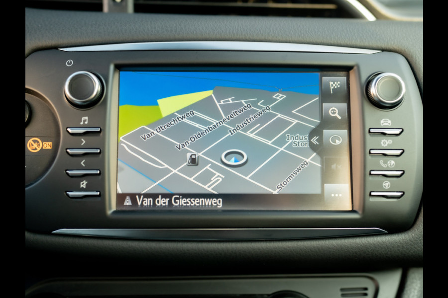 Toyota Yaris 1.5 Hybrid Team D | Stoelverw. | Trekhaak afn. | Lane Assist Prijs Rijklaar!!