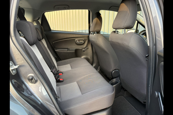 Toyota Yaris 1.5 Hybrid Team D | Stoelverw. | Trekhaak afn. | Lane Assist Prijs Rijklaar!!