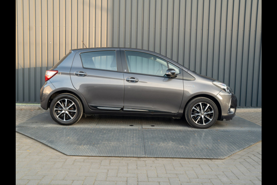 Toyota Yaris 1.5 Hybrid Team D | Stoelverw. | Trekhaak afn. | Lane Assist Prijs Rijklaar!!