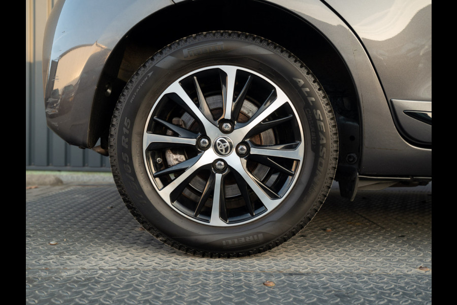 Toyota Yaris 1.5 Hybrid Team D | Stoelverw. | Trekhaak afn. | Lane Assist Prijs Rijklaar!!