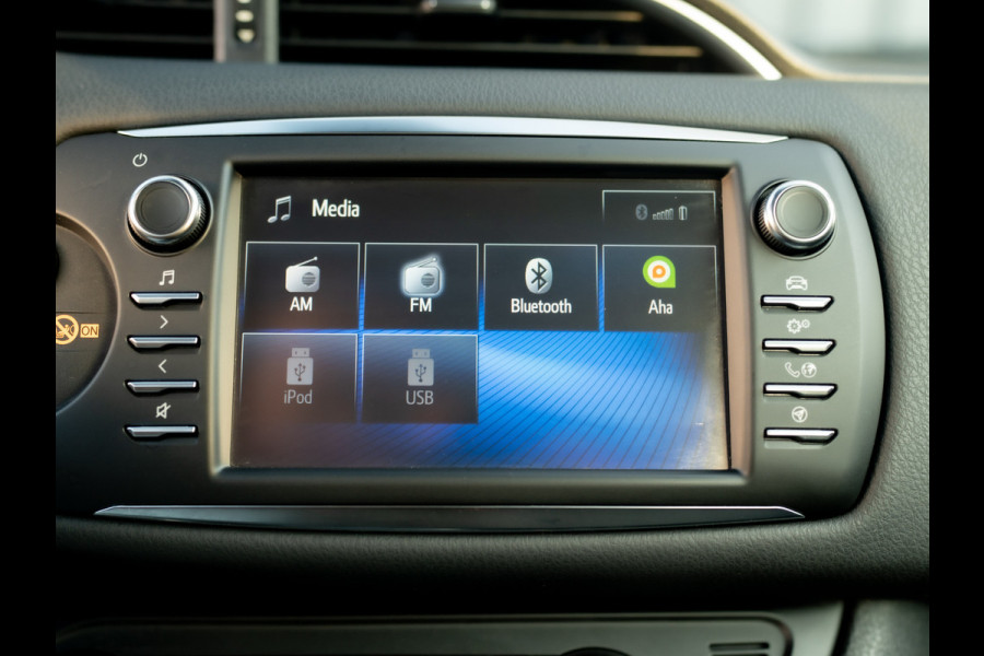 Toyota Yaris 1.5 Hybrid Team D | Stoelverw. | Trekhaak afn. | Lane Assist Prijs Rijklaar!!