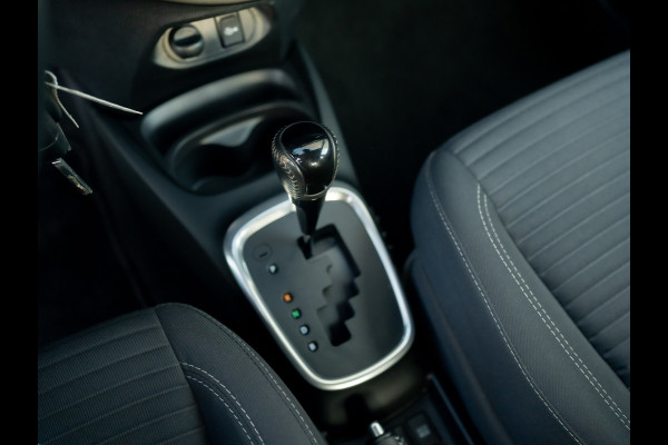 Toyota Yaris 1.5 Hybrid Team D | Stoelverw. | Trekhaak afn. | Lane Assist Prijs Rijklaar!!