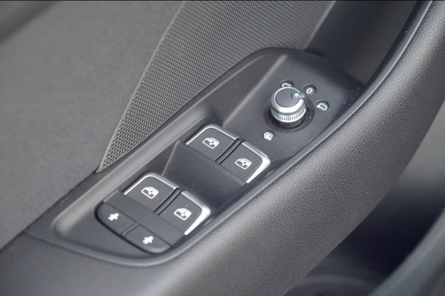 Audi A3 Sportback 1.5 TFSI CoD Sport Lease Edition / NL-Auto / Automaat / Sportstoelen / Navi / Cruise