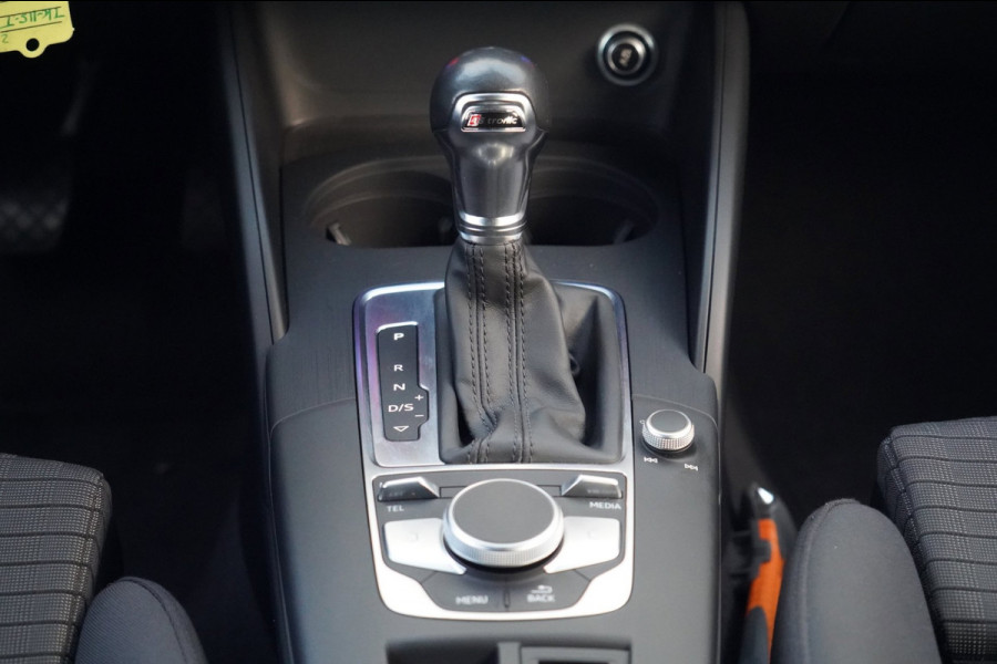 Audi A3 Sportback 1.5 TFSI CoD Sport Lease Edition / NL-Auto / Automaat / Sportstoelen / Navi / Cruise