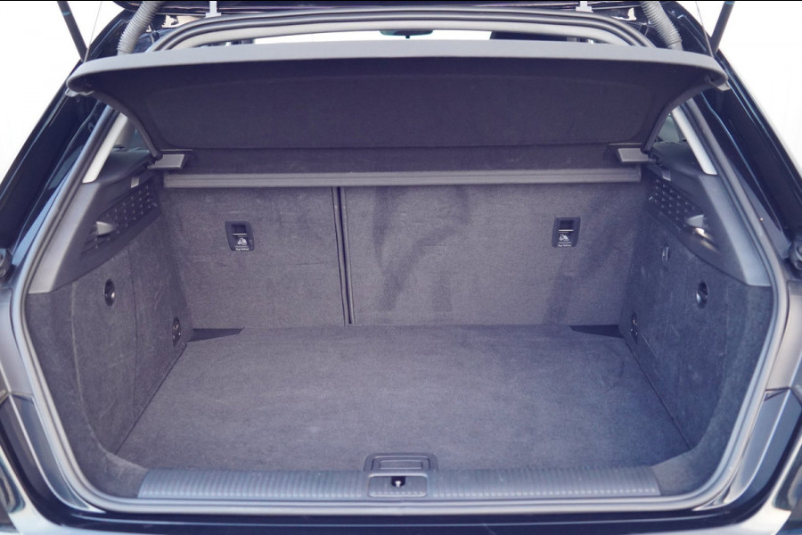 Audi A3 Sportback 1.5 TFSI CoD Sport Lease Edition / NL-Auto / Automaat / Sportstoelen / Navi / Cruise