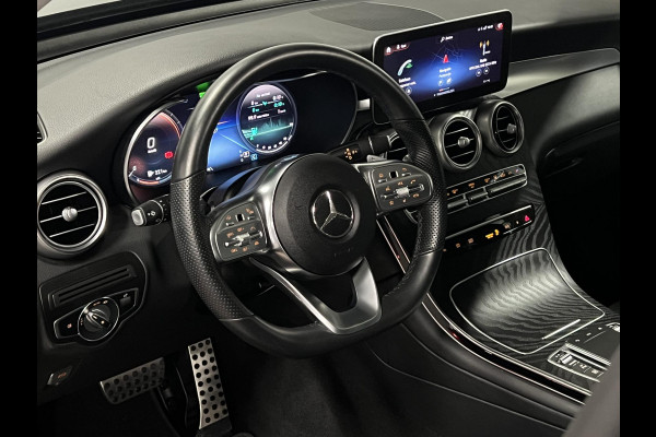 Mercedes-Benz GLC GLC 300e 4MATIC AMG Trekhaak | Adapt. cruise | Open dak | Achteruitrij camera | Stoelverwarming | Carplay | Bliss