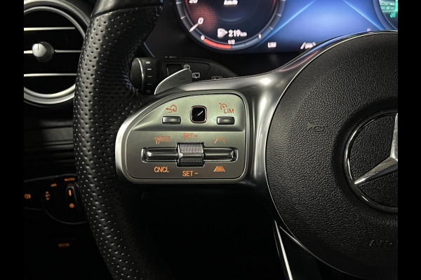 Mercedes-Benz GLC GLC 300e 4MATIC AMG Trekhaak | Adapt. cruise | Open dak | Achteruitrij camera | Stoelverwarming | Carplay | Bliss