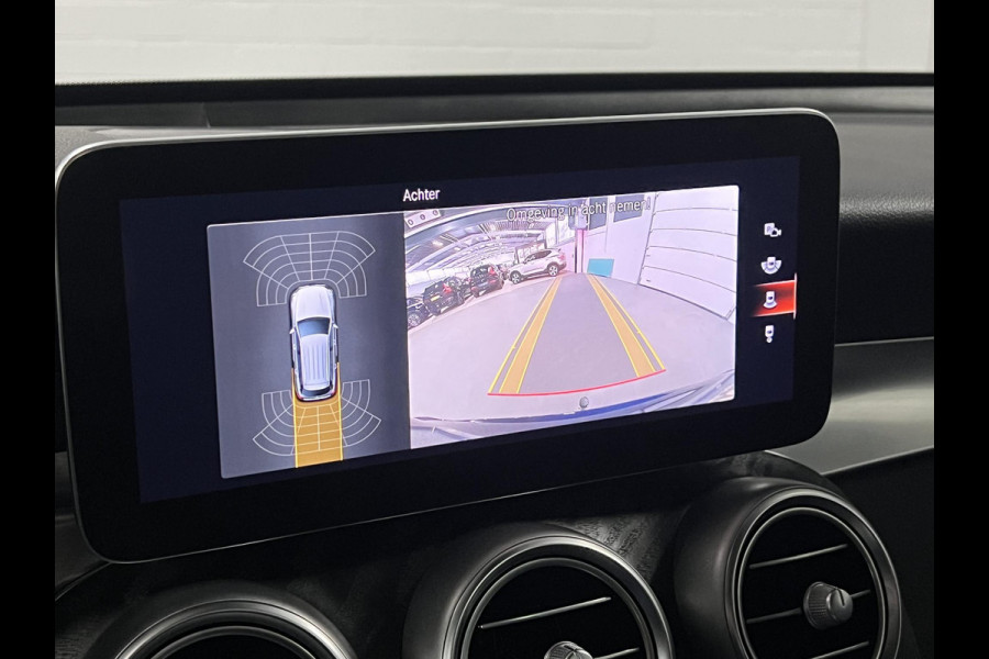 Mercedes-Benz GLC GLC 300e 4MATIC AMG Trekhaak | Adapt. cruise | Open dak | Achteruitrij camera | Stoelverwarming | Carplay | Bliss