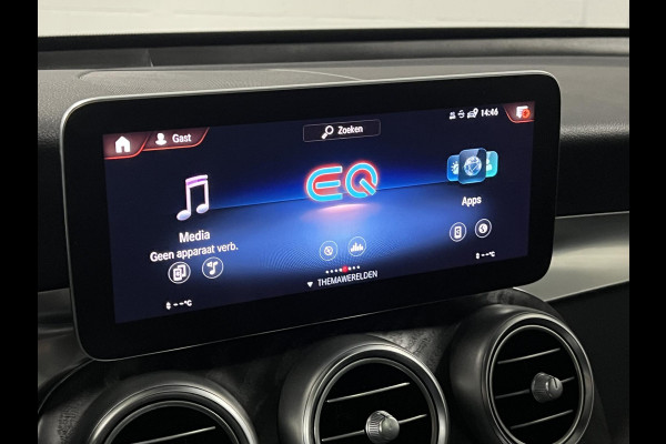 Mercedes-Benz GLC GLC 300e 4MATIC AMG Trekhaak | Adapt. cruise | Open dak | Achteruitrij camera | Stoelverwarming | Carplay | Bliss