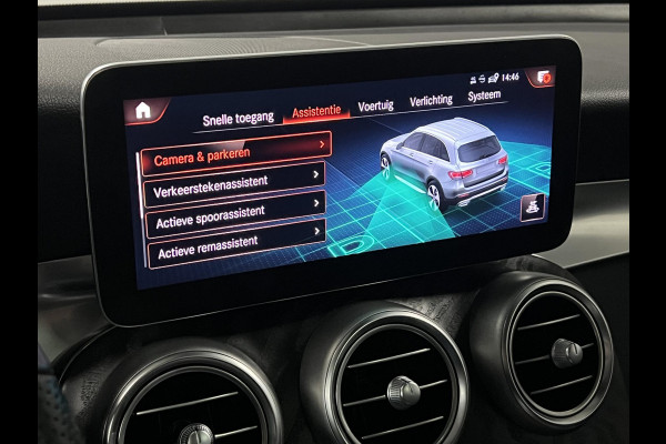 Mercedes-Benz GLC GLC 300e 4MATIC AMG Trekhaak | Adapt. cruise | Open dak | Achteruitrij camera | Stoelverwarming | Carplay | Bliss