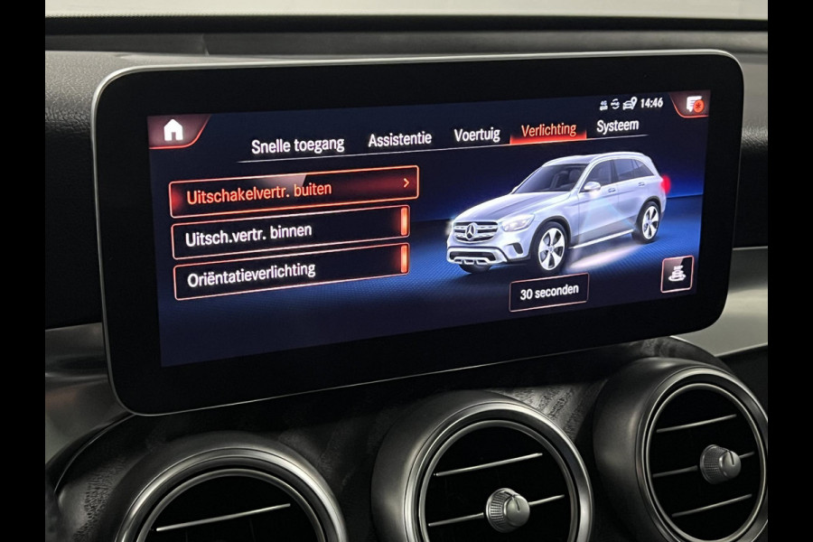 Mercedes-Benz GLC GLC 300e 4MATIC AMG Trekhaak | Adapt. cruise | Open dak | Achteruitrij camera | Stoelverwarming | Carplay | Bliss
