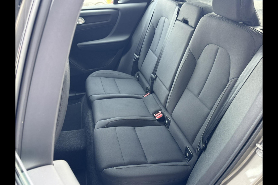 Volvo XC40 1.5 T2 Momentum NL-AUTO | TREKHAAK | STOEL VERWARMING