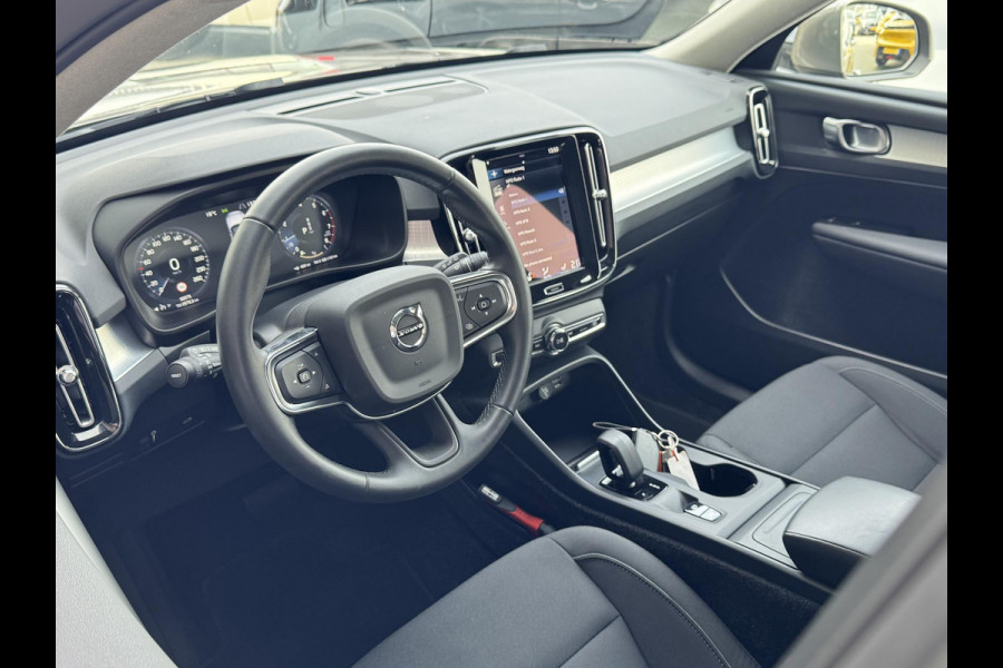 Volvo XC40 1.5 T2 Momentum NL-AUTO | TREKHAAK | STOEL VERWARMING
