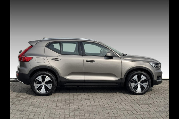Volvo XC40 1.5 T2 Momentum NL-AUTO | TREKHAAK | STOEL VERWARMING