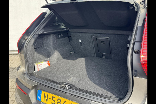 Volvo XC40 1.5 T2 Momentum NL-AUTO | TREKHAAK | STOEL VERWARMING