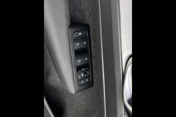 Volvo XC40 1.5 T2 Momentum NL-AUTO | TREKHAAK | STOEL VERWARMING