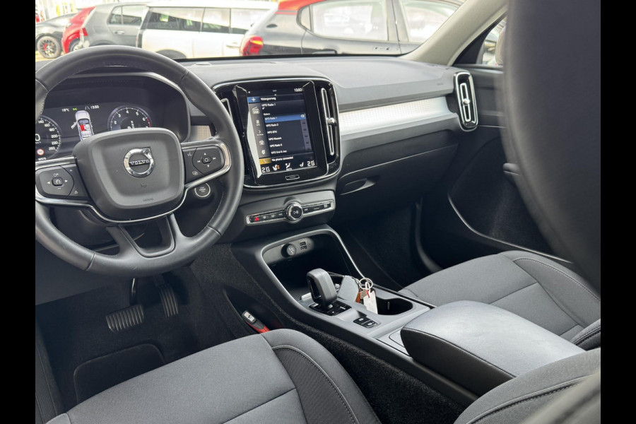 Volvo XC40 1.5 T2 Momentum NL-AUTO | TREKHAAK | STOEL VERWARMING