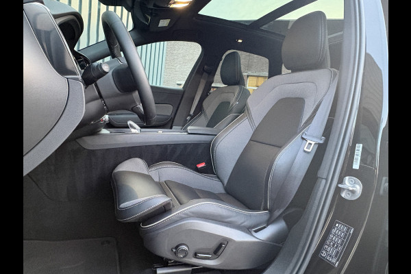 Volvo XC60 2.0 T6 Plug-in hybrid AWD Plus Black Edition | 360 Camera | Harman/Kardon | Trekhaak | Panodak | Dodehoek sensoren | Prijs Rijklaar!!