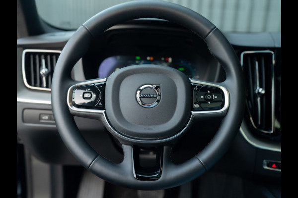Volvo XC60 2.0 T6 Plug-in hybrid AWD Plus Black Edition | 360 Camera | Harman/Kardon | Trekhaak | Panodak | Dodehoek sensoren | Prijs Rijklaar!!