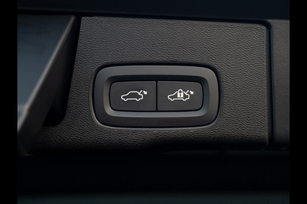 Volvo XC60 2.0 T6 Plug-in hybrid AWD Plus Black Edition | 360 Camera | Harman/Kardon | Trekhaak | Panodak | Dodehoek sensoren | Prijs Rijklaar!!