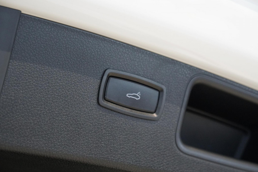 Porsche Macan 2.0 + PANORAMADAK / LUCHTVERING / 21" TURBO / MEMORY