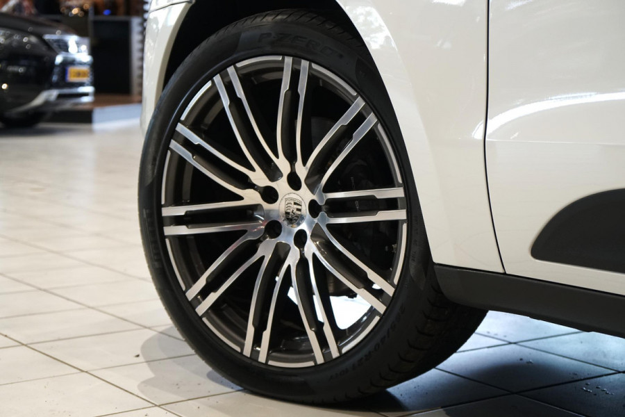 Porsche Macan 2.0 + PANORAMADAK / LUCHTVERING / 21" TURBO / MEMORY