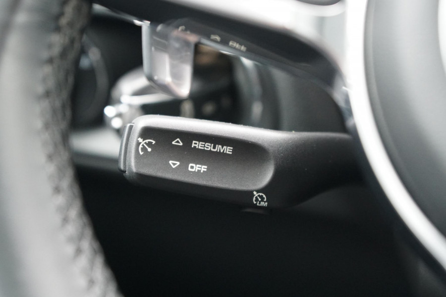 Porsche Macan 2.0 + PANORAMADAK / LUCHTVERING / 21" TURBO / MEMORY